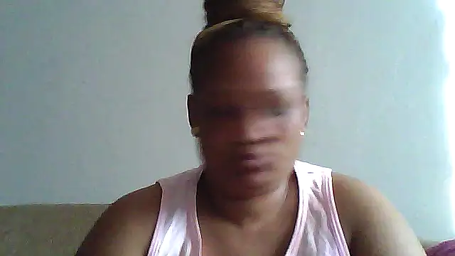 Yellobonepussy online show from September 13, 12:16 pm