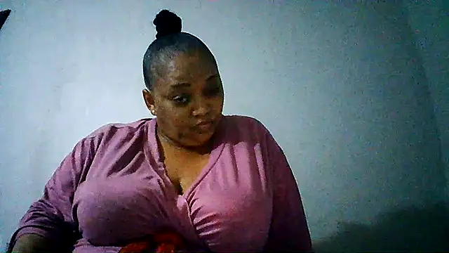 Yellobonepussy online show from September 26, 6:01 pm