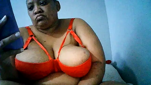 Yellobonepussy online show from September 30, 1:38 pm