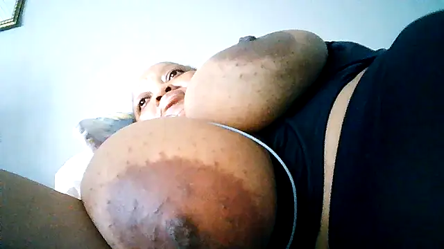 Yellobonepussy online show from October 15, 2:28 pm