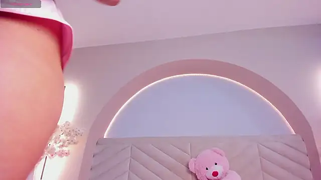 Snapshot of Annie__2 chatting on February 3, 3:15 am Annie 2 online show from February 3, 3:15 am