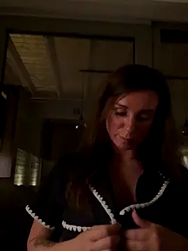 Snapshot of Justnani001 chatting on October 21, 9:37 pm Justnani001 online show from October 21, 9:37 pm