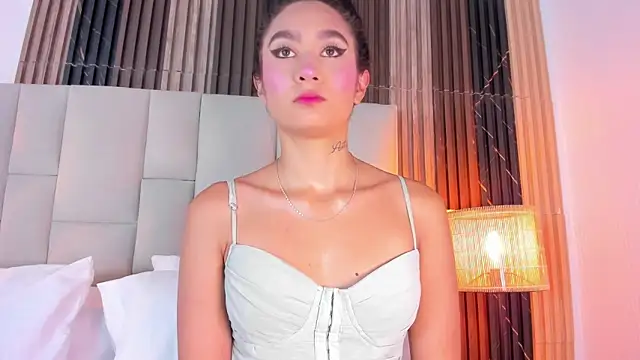 Nicolqueen  online show from April 2, 12:14 pm