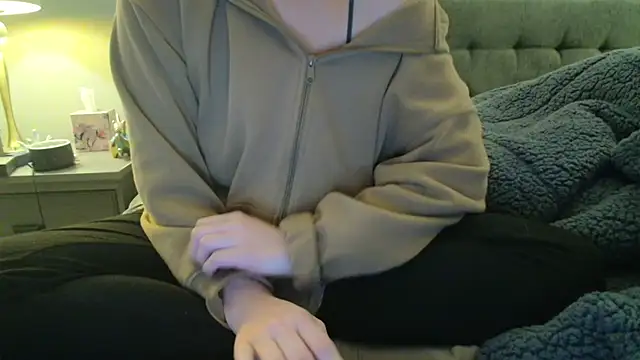 ariawoods online show from December 16, 11:28 pm