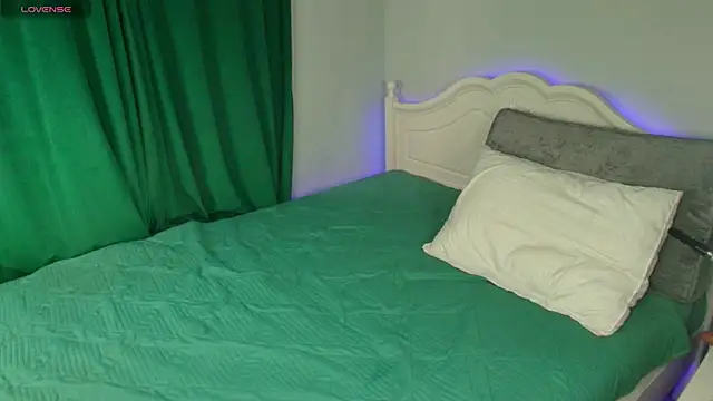 Snapshot of katerine_Monroe chatting on October 19, 7:20 am katerine Monroe online show from October 19, 7:20 am