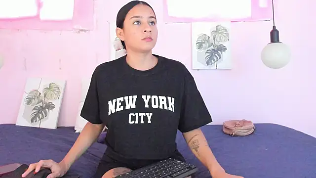 Snapshot of Lady_rossee chatting on September 16, 2:29 pm Lady rossee online show from September 16, 2:29 pm