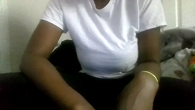 Snapshot of prettymaa chatting on September 17, 9:27 pm prettymaa online show from September 17, 9:27 pm