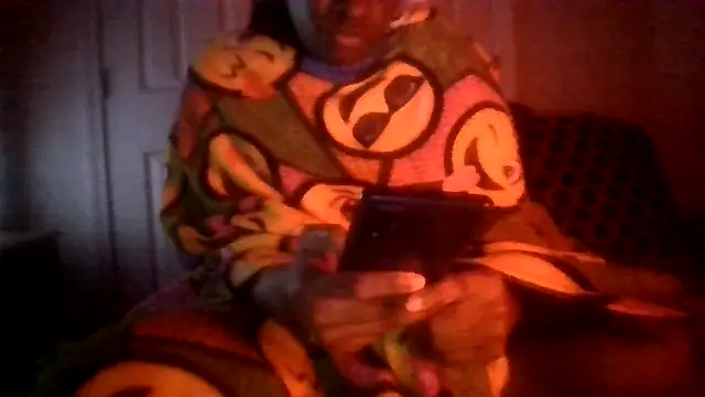 Snapshot of prettymaa chatting on September 28, 12:27 am prettymaa online show from September 28, 12:27 am