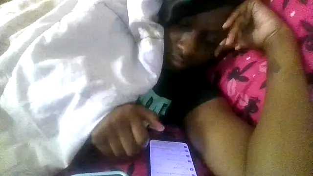 Snapshot of prettymaa chatting on October 4, 7:23 pm prettymaa online show from October 4, 7:23 pm