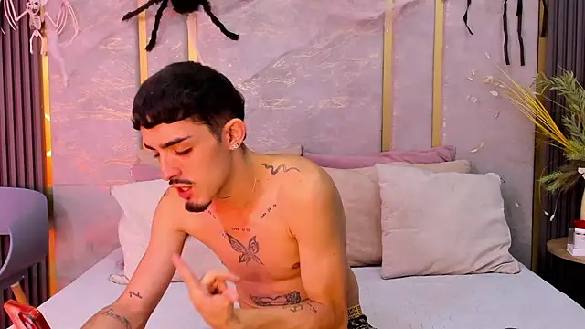 Snapshot of NikoStone_ chatting on October 26, 4:29 am NikoStone online show from October 26, 4:29 am