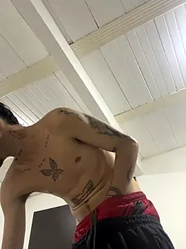 Snapshot of NikoStone_ chatting on November 30, 6:39 am NikoStone online show from November 30, 6:39 am