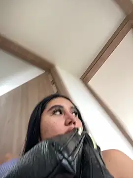 Sophie Dreamss online show from April 18, 7:40 pm