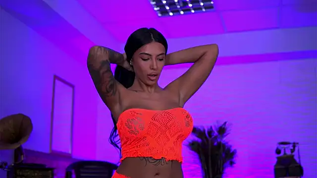 AishaaDevoe online show from January 8, 8:11 pm