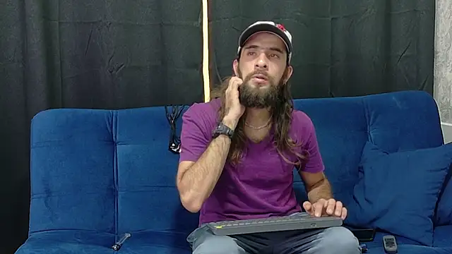 Snapshot of hairy_mannn chatting on September 11, 7:36 pm hairy mannn online show from September 11, 7:36 pm