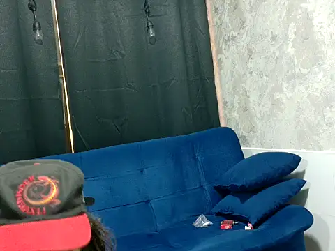 Snapshot of hairy_mannn chatting on September 29, 9:30 pm hairy mannn online show from September 29, 9:30 pm