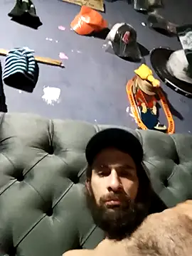 Snapshot of hairy_mannn chatting on October 3, 4:48 pm hairy mannn online show from October 3, 4:48 pm