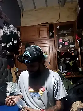 Snapshot of hairy_mannn chatting on November 4, 7:13 pm hairy mannn online show from November 4, 7:13 pm