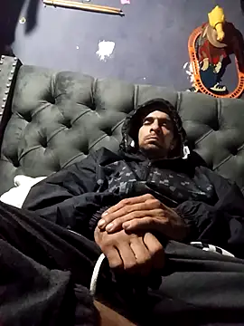 Snapshot of hairy_mannn chatting on December 4, 4:55 am hairy mannn online show from December 4, 4:55 am