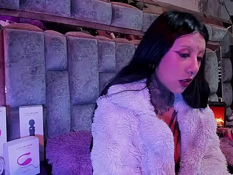 Snapshot of missashlyrosette chatting on November 13, 3:49 am missashlyrosette online show from November 13, 3:49 am