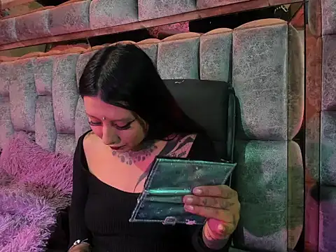 Snapshot of missashlyrosette chatting on November 28, 2:36 am missashlyrosette online show from November 28, 2:36 am