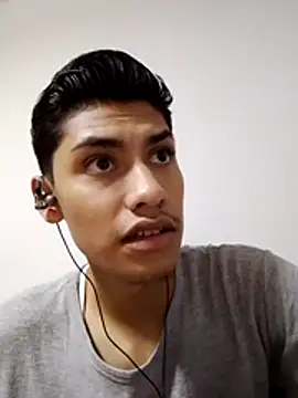 aispuro8505 online show from December 1, 6:40 am