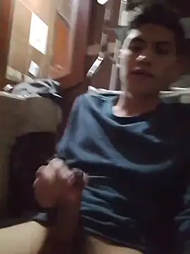 aispuro8505 online show from February 12, 7:25 am