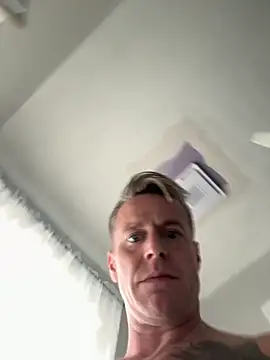 DILFiGuess11 online show from September 17, 4:41 pm