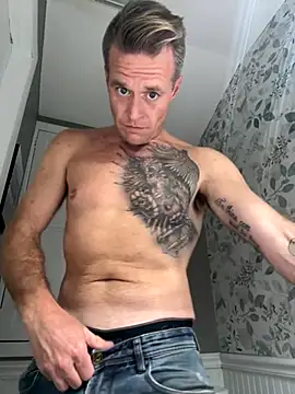 DILFiGuess11 online show from September 23, 12:13 am