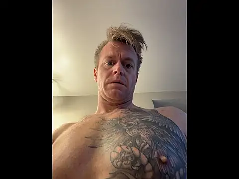 Snapshot of DILFiGuess11 chatting on May 5, 2:36 pm DILFiGuess11 online show from May 5, 2:36 pm