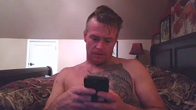 Snapshot of DILFiGuess11 chatting on May 28, 2:42 am DILFiGuess11 online show from May 28, 2:42 am