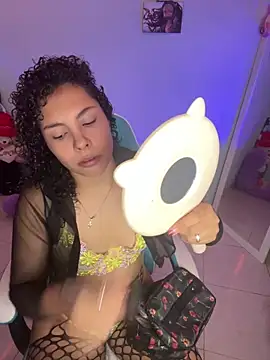 Snapshot of ViolettaMiller_ chatting on September 15, 1:22 pm ViolettaMiller online show from September 15, 1:22 pm