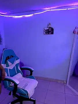 Snapshot of ViolettaMiller_ chatting on September 18, 1:02 pm ViolettaMiller online show from September 18, 1:02 pm