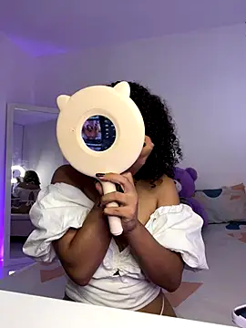 Snapshot of ViolettaMiller_ chatting on October 2, 1:07 pm ViolettaMiller online show from October 2, 1:07 pm