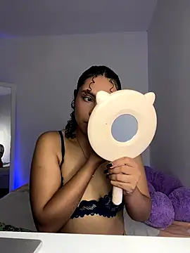 Snapshot of ViolettaMiller_ chatting on October 9, 3:15 am ViolettaMiller online show from October 9, 3:15 am