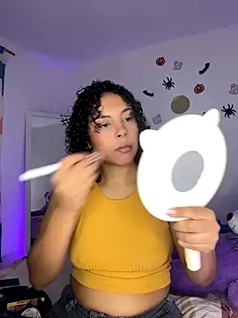 Snapshot of ViolettaMiller_ chatting on October 29, 1:13 pm ViolettaMiller online show from October 29, 1:13 pm