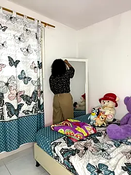 Snapshot of ViolettaMiller_ chatting on December 1, 1:05 pm ViolettaMiller online show from December 1, 1:05 pm