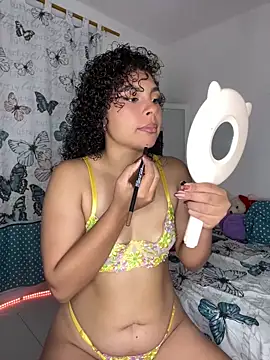 Snapshot of ViolettaMiller_ chatting on December 5, 2:53 am ViolettaMiller online show from December 5, 2:53 am