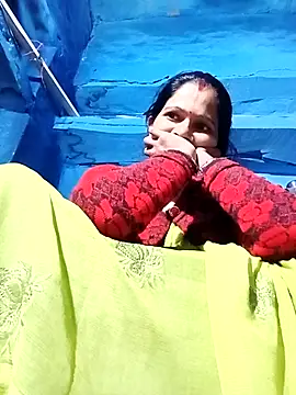 Jooli xx online show from December 2, 1:00 am