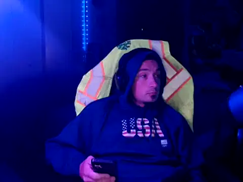 Snapshot of YoBlezz chatting on October 7, 8:44 am YoBlezz online show from October 7, 8:44 am