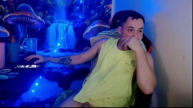 Snapshot of YoBlezz chatting on January 14, 5:40 pm YoBlezz online show from January 14, 5:40 pm