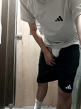 Snapshot of lovewhite222 chatting on October 23, 6:34 am lovewhite222 online show from October 23, 6:34 am