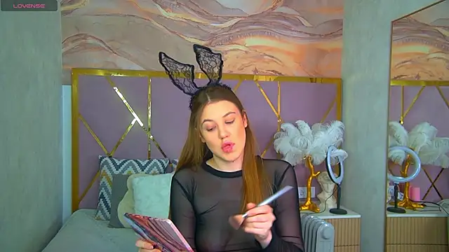 MelanieHenders online show from February 14, 10:45 am