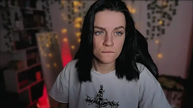 Snapshot of raspberry__girl_ chatting on October 5, 8:29 pm raspberry  girl  online show from October 5, 8:29 pm