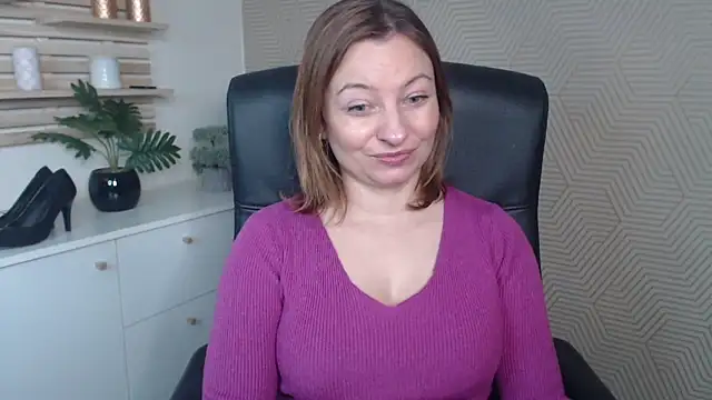 Snapshot of angelaSamt chatting on December 1, 6:40 am angelaSamt online show from December 1, 6:40 am