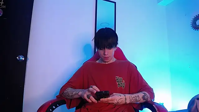 Anhonymus  online show from November 11, 3:39 am