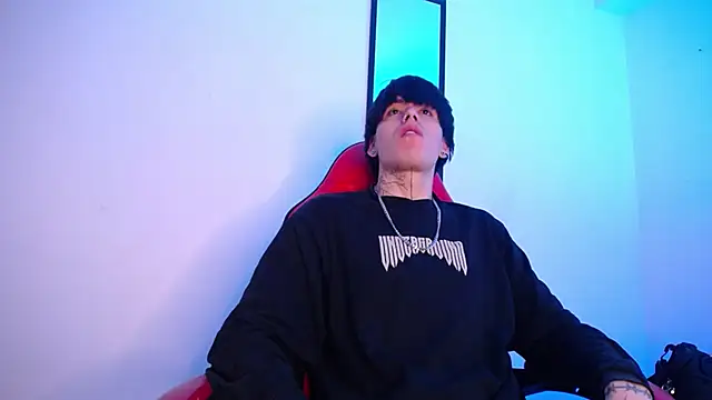 Anhonymus  online show from November 30, 4:49 am