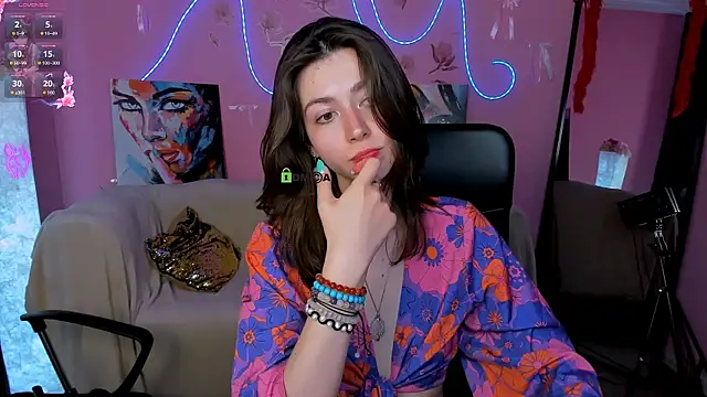 Snapshot of kitniss_dreamy chatting on June 11, 2:53 am kitniss dreamy online show from June 11, 2:53 am