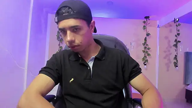 Muscle Scott online show from December 4, 12:47 pm