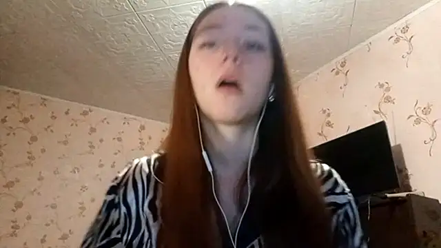 Snapshot of Sophiecuttie chatting on September 17, 1:13 pm Sophiecuttie online show from September 17, 1:13 pm