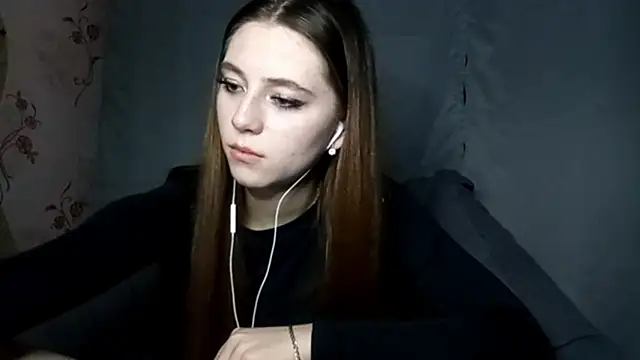 Snapshot of Sophiecuttie chatting on October 5, 3:32 pm Sophiecuttie online show from October 5, 3:32 pm